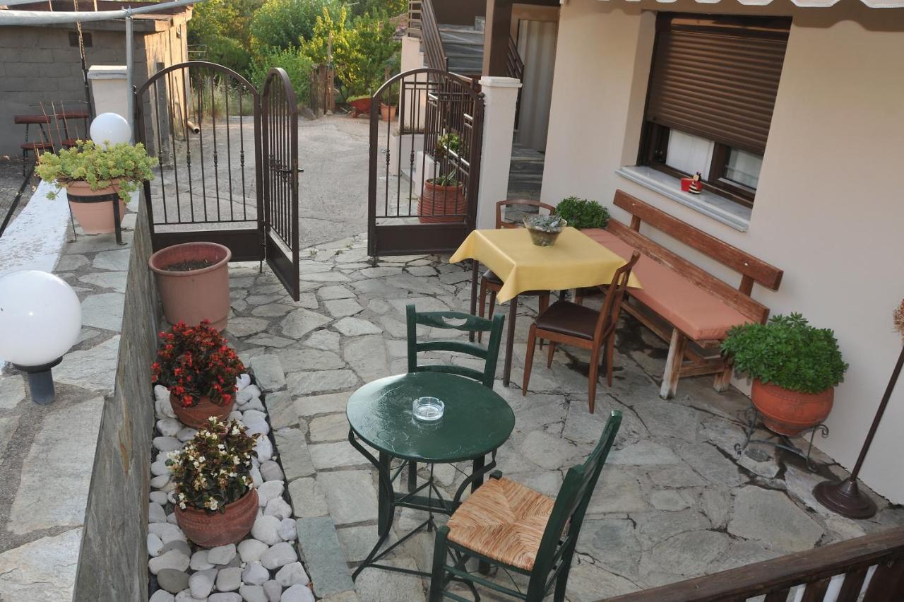 Guesthouse Bloutsos Rooms Kastraki  Ngoại thất bức ảnh